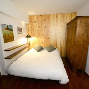 luxury-apartment-private-parking-wifi-netflix.it-lombardy.com/